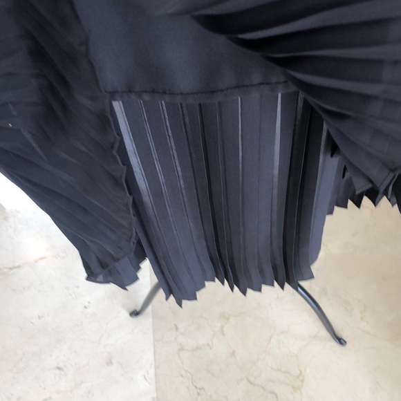 NWT MICHAEL KORS HI/LO BLACK PLEATED LINED SKIRT - Picture 4 of 4